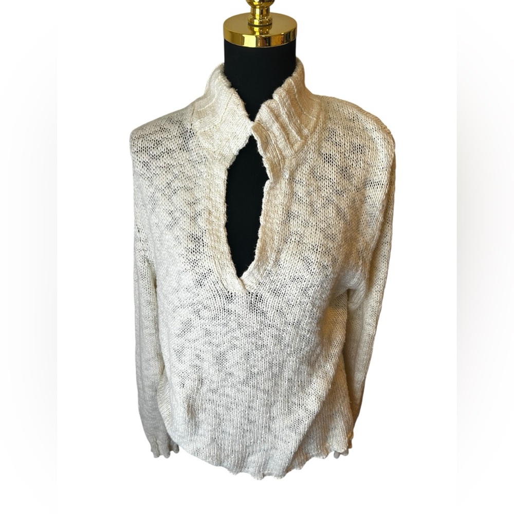 Vintage Woolrich Cream V- Neck Sweater Size Large